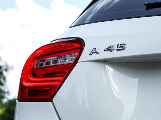 MERCEDES-BENZ-A 45 AMG-2.0 16V TURBO GASOLINA 4P AUTOMATIZADO MERCEDES-BENZ-A 45 AMG-2014
