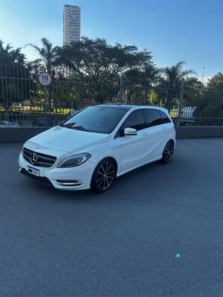 MERCEDES-BENZ B 200 1.6 SPORT TURBO GASOLINA 4P AUTOMÁTICO
