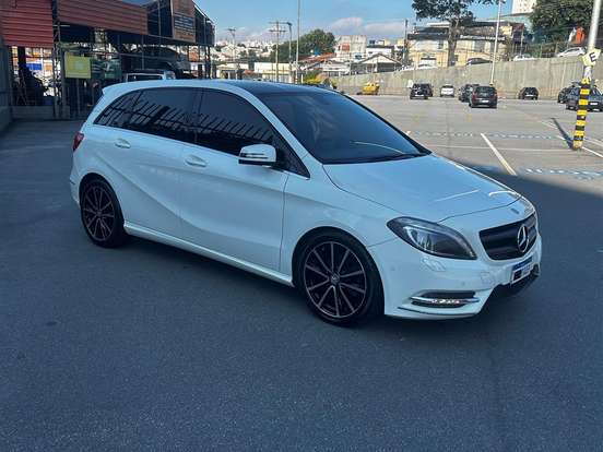MERCEDES-BENZ-B 200-1.6 SPORT TURBO GASOLINA 4P AUTOMÁTICO MERCEDES-BENZ-B 200-2013