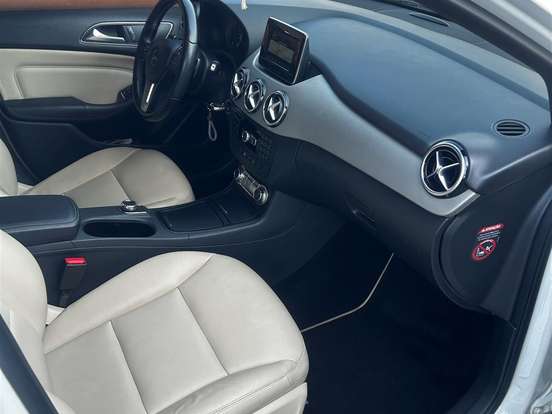 MERCEDES-BENZ-B 200-1.6 SPORT TURBO GASOLINA 4P AUTOMÁTICO MERCEDES-BENZ-B 200-2013