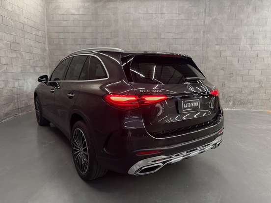 MERCEDES-BENZ-GLC 300-2024