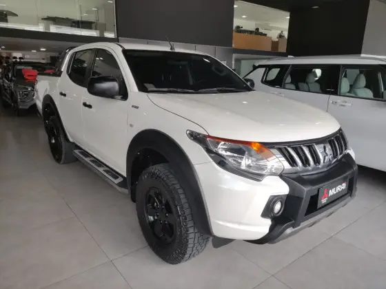 MITSUBISHI L200 TRITON 2.4 16V TURBO DIESEL SPORT OUTDOOR GLS CD 4P 4X4 AUTOMÁTICO