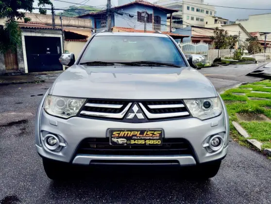 MITSUBISHI PAJERO 3.2 HPE 4X4 7 LUGARES 16V TURBO INTERCOOLER DIESEL 4P AUTOMÁTICO