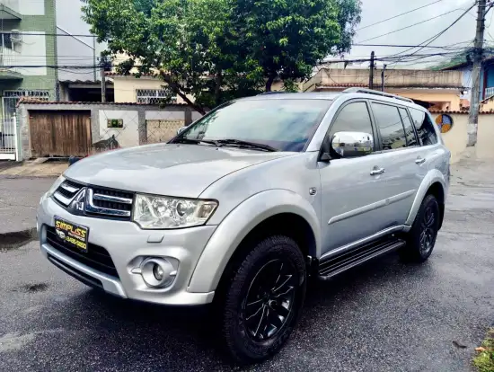 MITSUBISHI-PAJERO-3.2 HPE 4X4 7 LUGARES 16V TURBO INTERCOOLER DIESEL 4P AUTOMÁTICO MITSUBISHI-PAJERO-2015