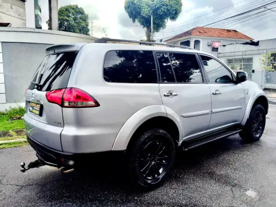 MITSUBISHI-PAJERO-3.2 HPE 4X4 7 LUGARES 16V TURBO INTERCOOLER DIESEL 4P AUTOMÁTICO MITSUBISHI-PAJERO-2015