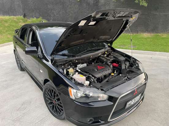 MITSUBISHI-LANCER-2.0 16V GASOLINA 4P AUTOMÁTICO MITSUBISHI-LANCER-2013