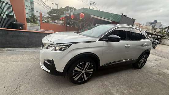 PEUGEOT-3008-2020