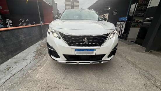 PEUGEOT-3008-2020