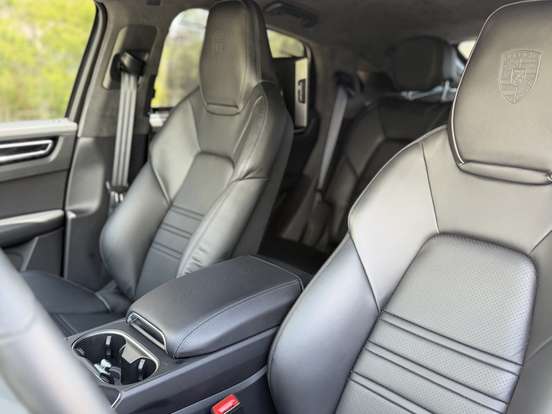 PORSCHE-CAYENNE-2022