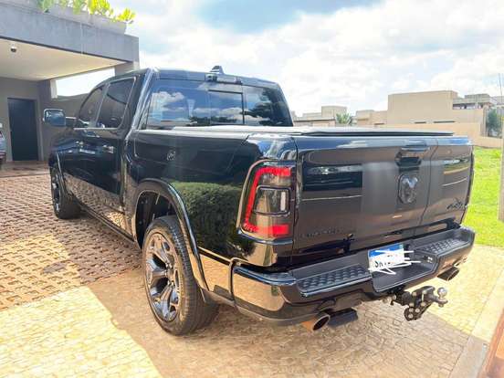 RAM-1500-5.7 V8 GASOLINA LIMITED NIGHT EDITION CD 4X4 AUTOMÁTICO RAM-1500-2023
