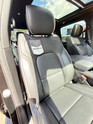 RAM-1500-5.7 V8 GASOLINA LIMITED NIGHT EDITION CD 4X4 AUTOMÁTICO RAM-1500-2023