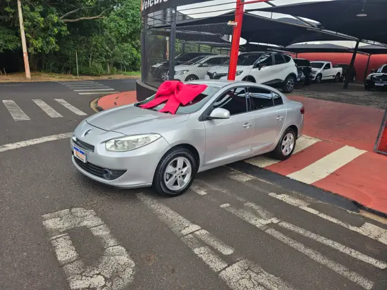RENAULT FLUENCE 2.0 DYNAMIQUE 16V FLEX 4P AUTOMÁTICO