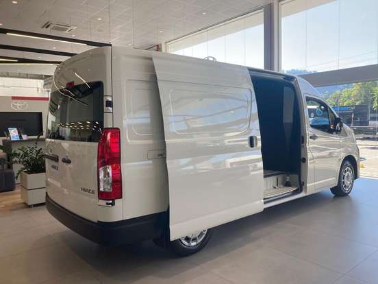 TOYOTA-HIACE-2026