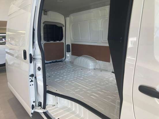 TOYOTA-HIACE-2026