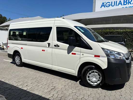 TOYOTA-HIACE-2024