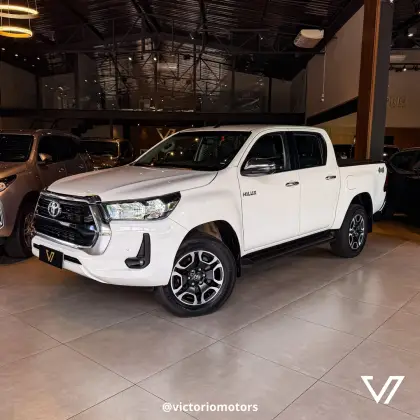 TOYOTA HILUX 2.8 D-4D TURBO DIESEL CD SRV 4X4 AUTOMÁTICO