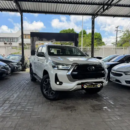 TOYOTA HILUX 2.8 D-4D TURBO DIESEL CD SRX 4X4 AUTOMÁTICO