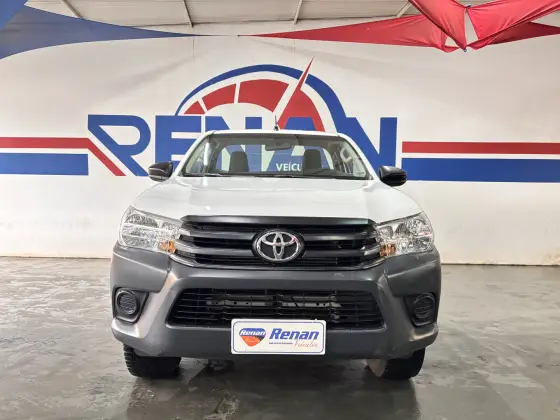 TOYOTA HILUX 2.8 D-4D TURBO DIESEL CS 4X4 MANUAL