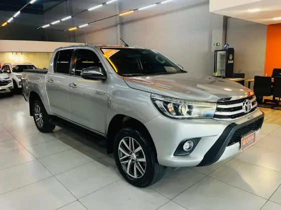 TOYOTA HILUX 2.8 SRX 4X4 CD 16V DIESEL 4P AUTOMÁTICO