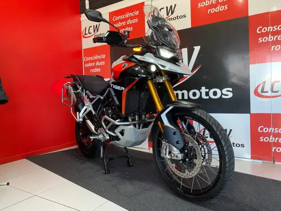 TRIUMPH TIGER 900 RALLY PRO 
