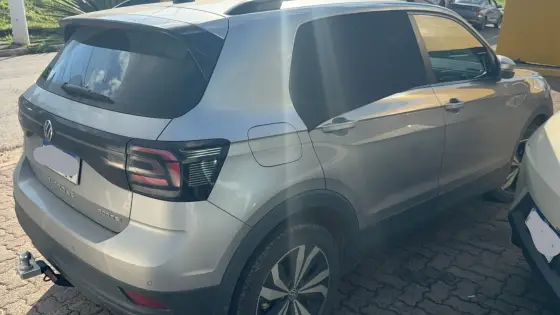 VOLKSWAGEN T-CROSS 1.0 200 TSI TOTAL FLEX AUTOMÁTICO VOLKSWAGEN T-CROSS 1.0 200 TSI TOTAL FLEX AUTOMÁTICO