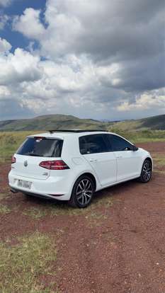 VOLKSWAGEN-GOLF-2013