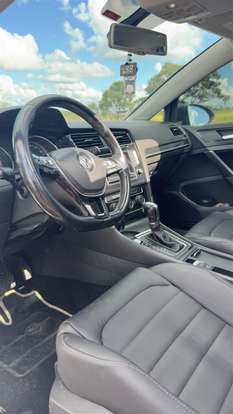 VOLKSWAGEN-GOLF-2013