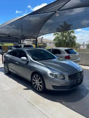 VOLVO-S60-2.0 T4 MOMENTUM GASOLINA 4P AUTOMÁTICO VOLVO-S60-2017