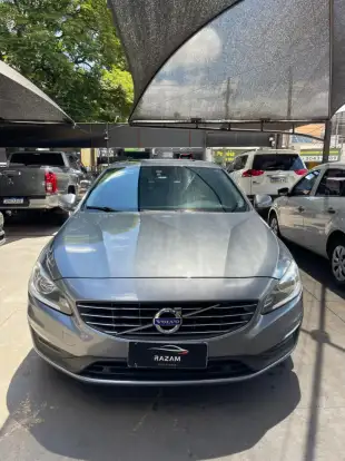 VOLVO-S60-2.0 T4 MOMENTUM GASOLINA 4P AUTOMÁTICO VOLVO-S60-2017