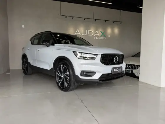 VOLVO XC40 1.5 T5 RECHARGE R-DESIGN GEARTRONIC