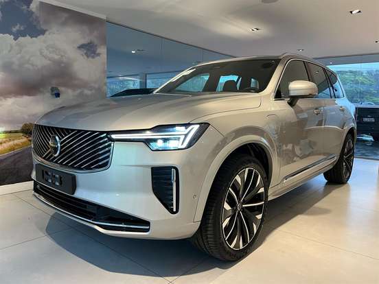 VOLVO-XC90-2024