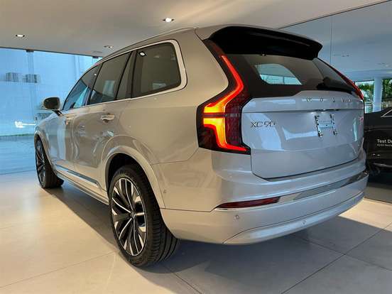 VOLVO-XC90-2024