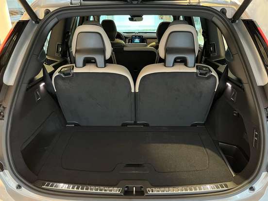 VOLVO-XC90-2024