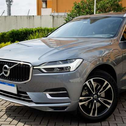 VOLVO-XC60-2020