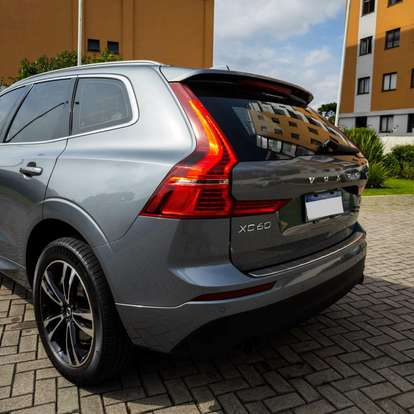 VOLVO-XC60-2020
