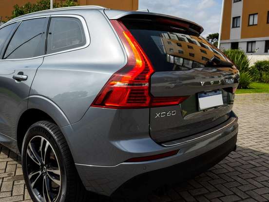 VOLVO-XC60-2.0 T8 HYBRID MOMENTUM AWD GEARTRONIC VOLVO-XC60-2020