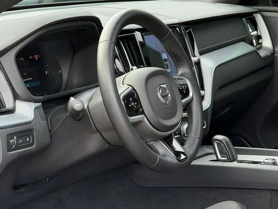 VOLVO-XC60-2021