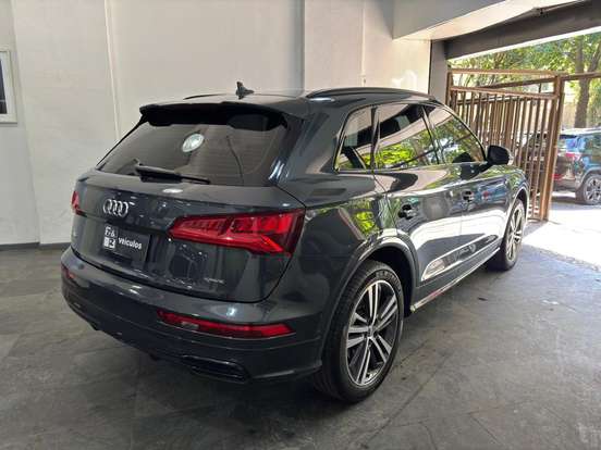 AUDI-Q5-2019