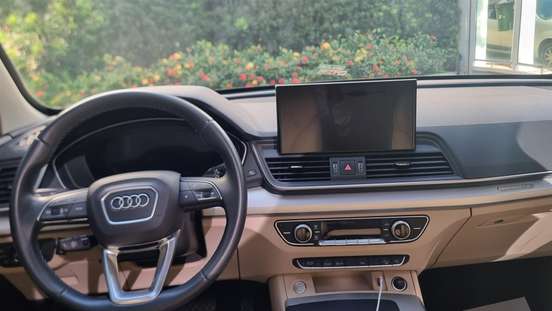 AUDI-Q5-2021