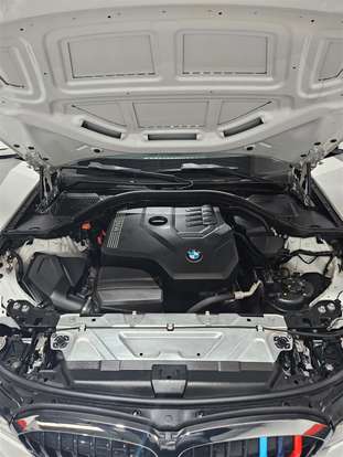 BMW-320i-2020