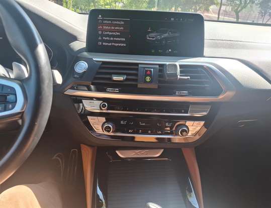 BMW-X4-2021