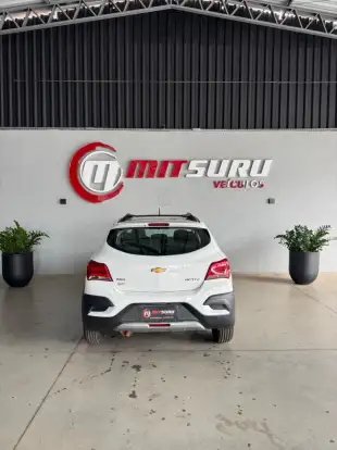 CHEVROLET-ONIX-2018