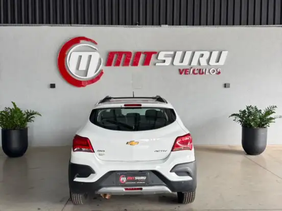 CHEVROLET-ONIX-1.4 MPFI LT 8V FLEX 4P AUTOMÁTICO CHEVROLET-ONIX-2018