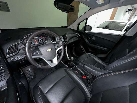 CHEVROLET-TRACKER-2019