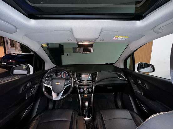 CHEVROLET-TRACKER-2019