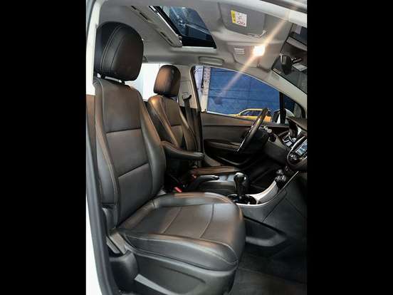 CHEVROLET-TRACKER-2019