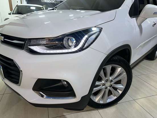 CHEVROLET-TRACKER-2019
