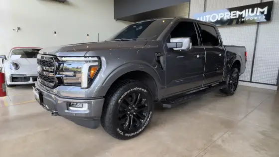 FORD F-150 5.0 V8 GASOLINA CD LARIAT BLACK FX4 AUTOMÁTICO