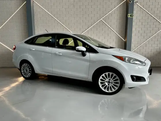 FORD FIESTA 1.6 TITANIUM SEDAN 16V FLEX 4P POWERSHIFT FORD FIESTA 1.6 TITANIUM SEDAN 16V FLEX 4P POWERSHIFT