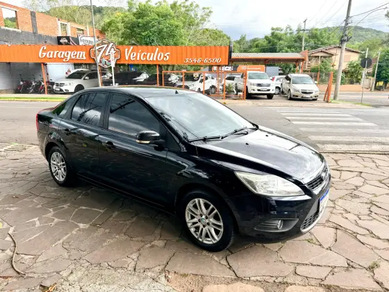 FORD FOCUS 1.6 GLX 8V FLEX 4P MANUAL FORD FOCUS 1.6 GLX 8V FLEX 4P MANUAL